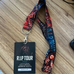 Universal Studios Halloween Horror Nights RIP Tour Lanyard and Pin